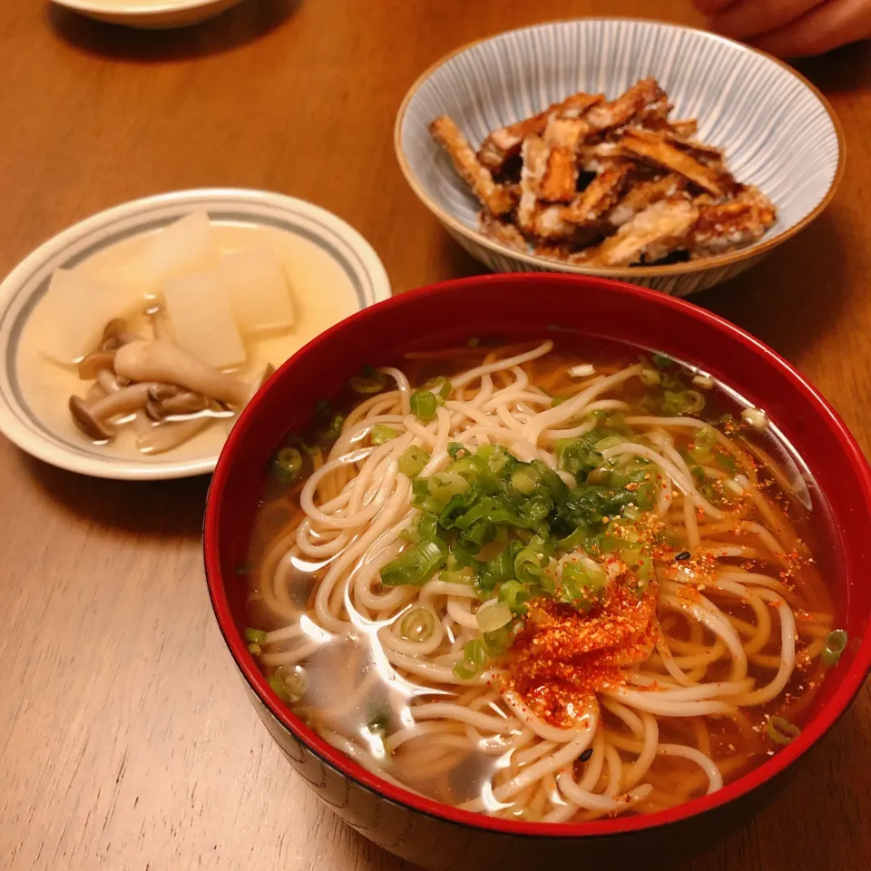 茶そば、大根としめじのさっと煮、ごぼうの唐揚げ|薫子さん