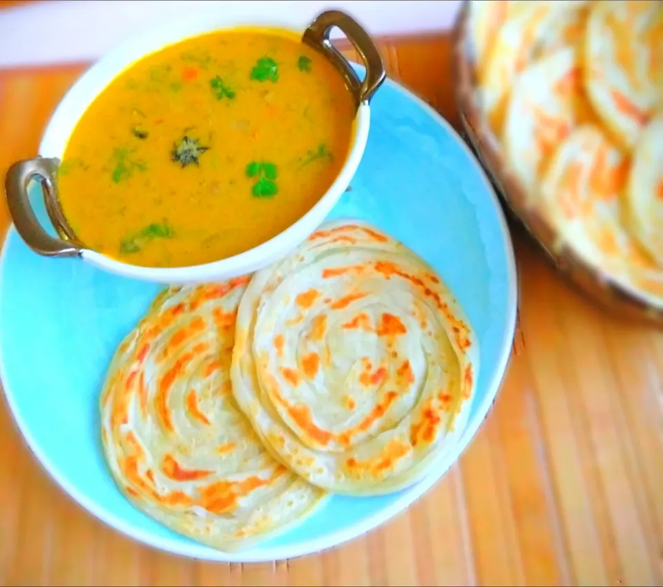 # Empty veg salna / gravy  & parotta ( Indian flat bread )|nivedhasankar64@gmail.comさん