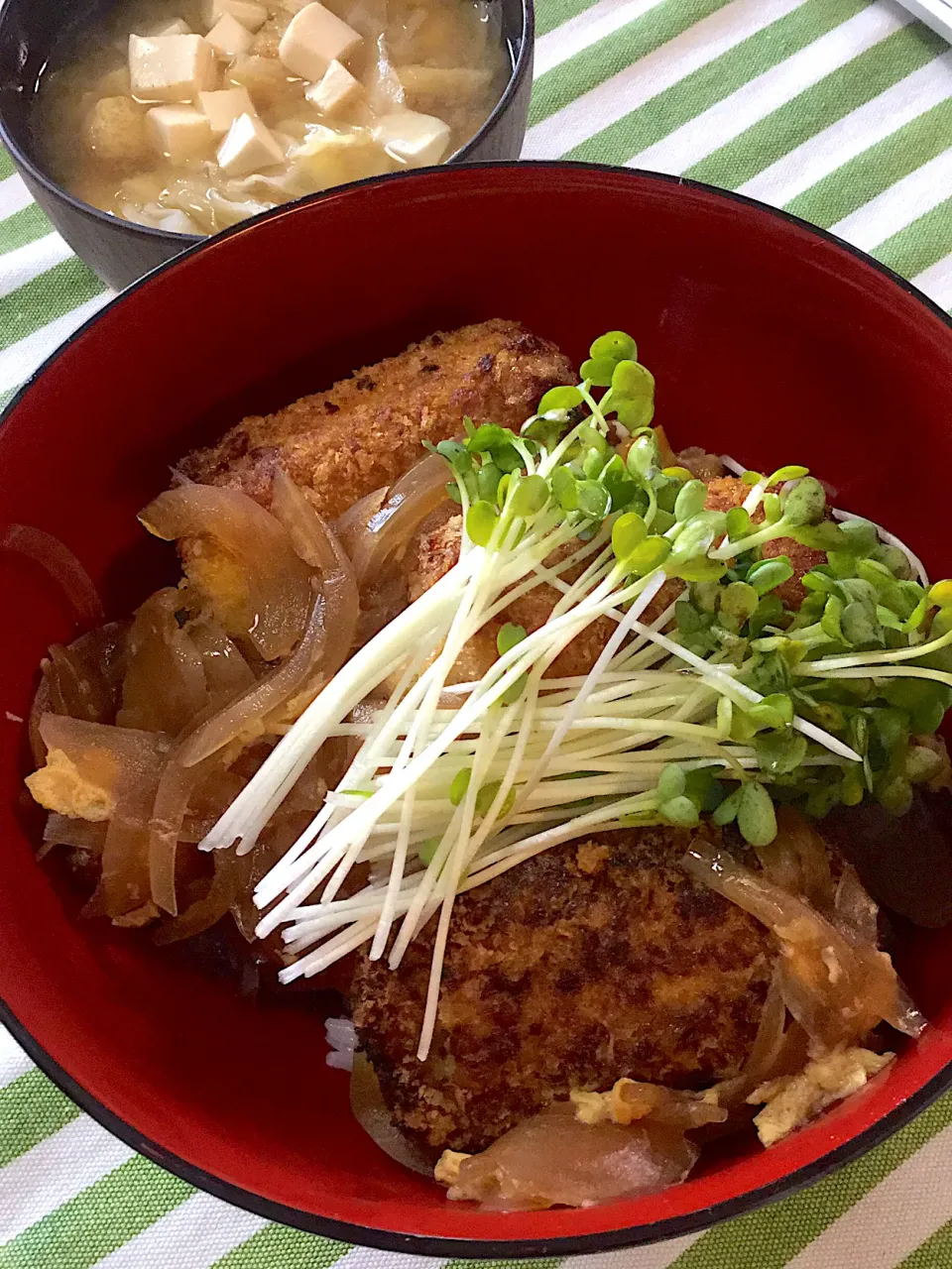 在宅ランチ　コロッケ丼|yukoさん