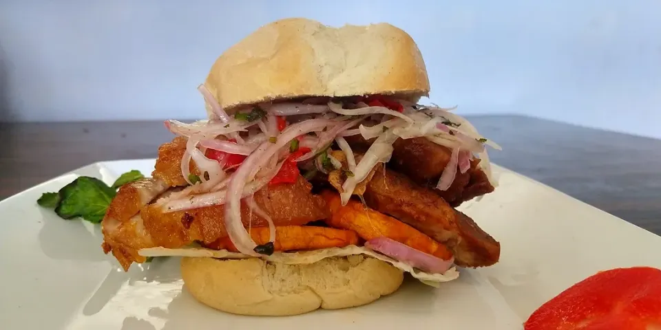 CHICHARRON de chancho peruvian food|la sazón de pilarさん