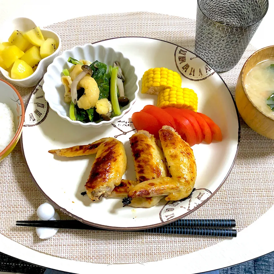 Snapdishの料理写真:7/9晩ご飯：手羽先の味噌漬け焼き|ななみんさん