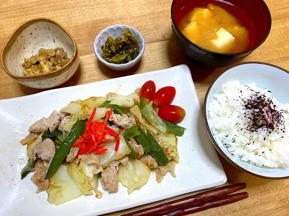 我が家の定番🤣豚肉とピーマンとキャベツの炒め物|かおちゃんさん