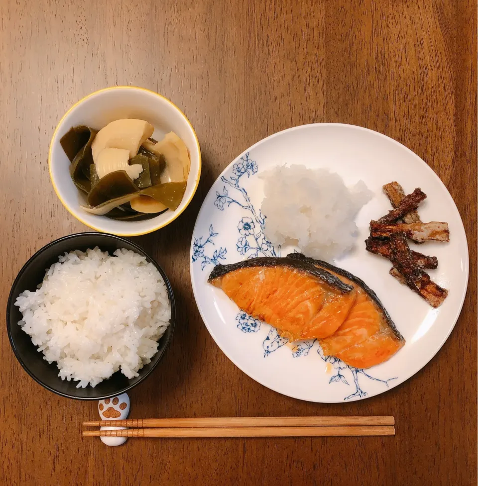 筍と昆布の味噌煮、焼鮭、ごぼうの唐揚げ|薫子さん