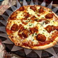 Snapdishの料理写真:🍕 PIZZA 🍕
Anyone who says that money cannot buy happiness has clearly never spent their money on pizza.........|shirleyさん