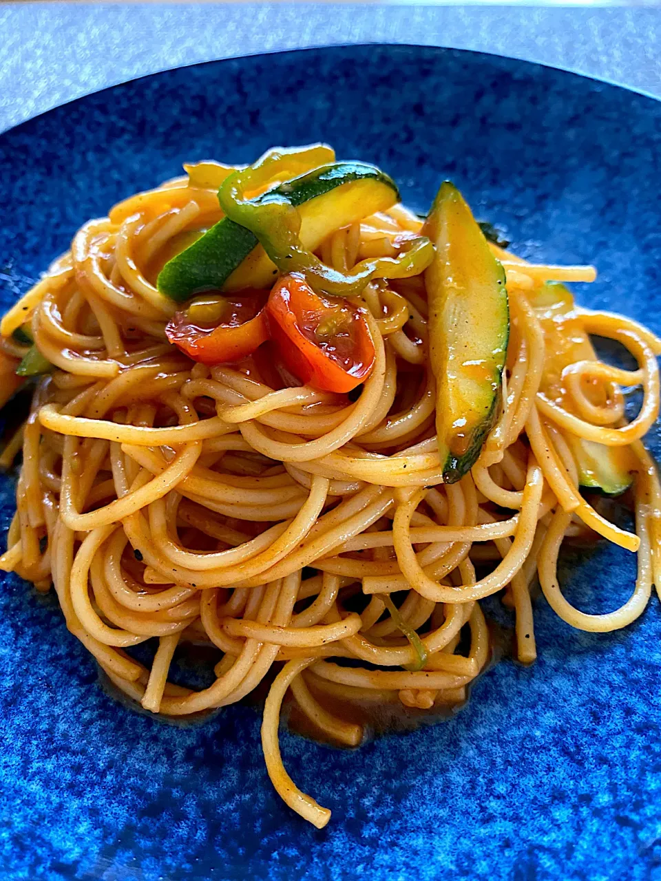 夏野菜のピリ辛パスタ🍝|tomoさん