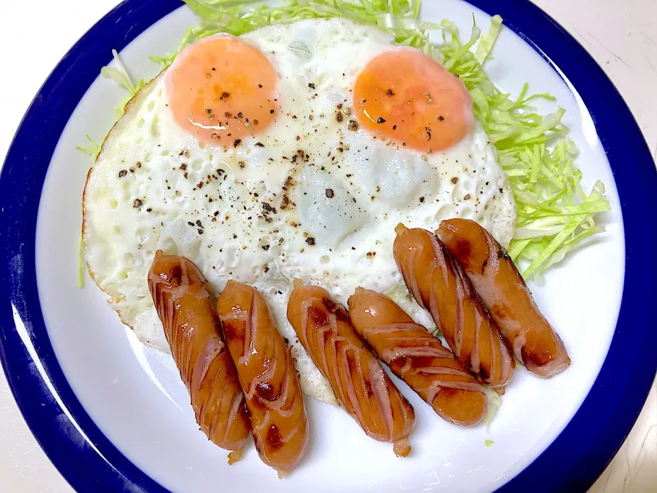 目玉焼きとウインナー|utayataさん