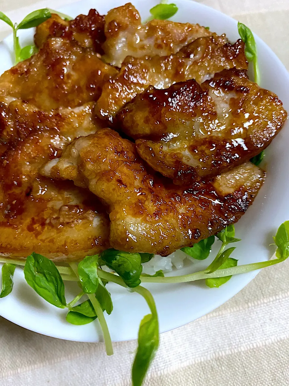 Snapdishの料理写真:あまねこ🌿の料理 トンテキ〜🐽オイスターソースと蜂蜜で😆今夜はトンテキ丼♪|あまねこ🌿さん