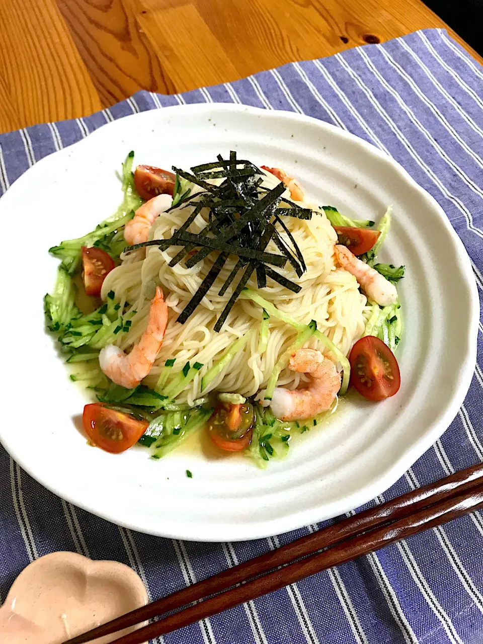 エビ、トマト、きゅうりのそうめん【sayaさんの料理 エビ、アボカド、トマトのそうめん】|sayaさん