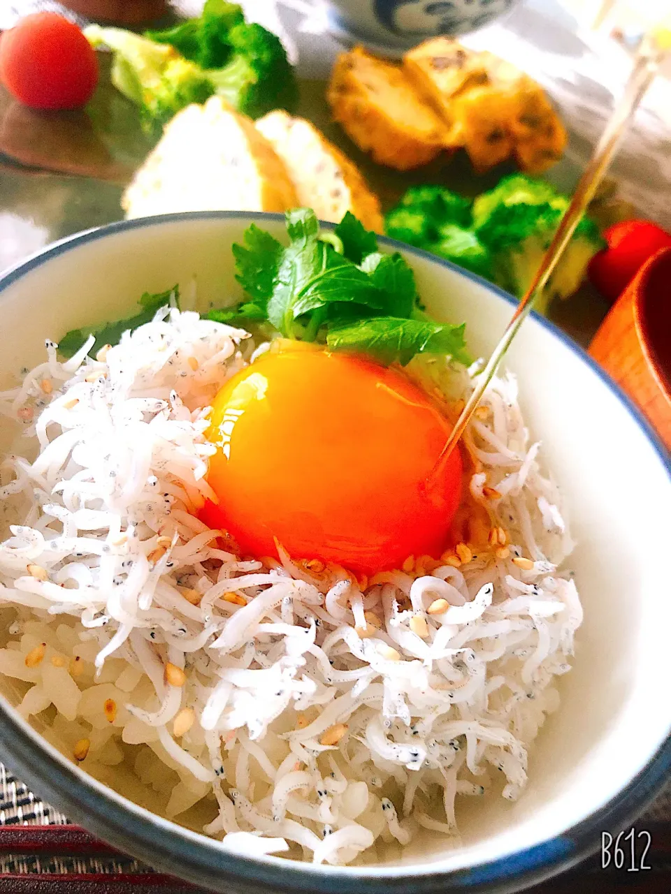 土曜日の朝食🥢しらすごはん🍚✨😊|ゆかこさん