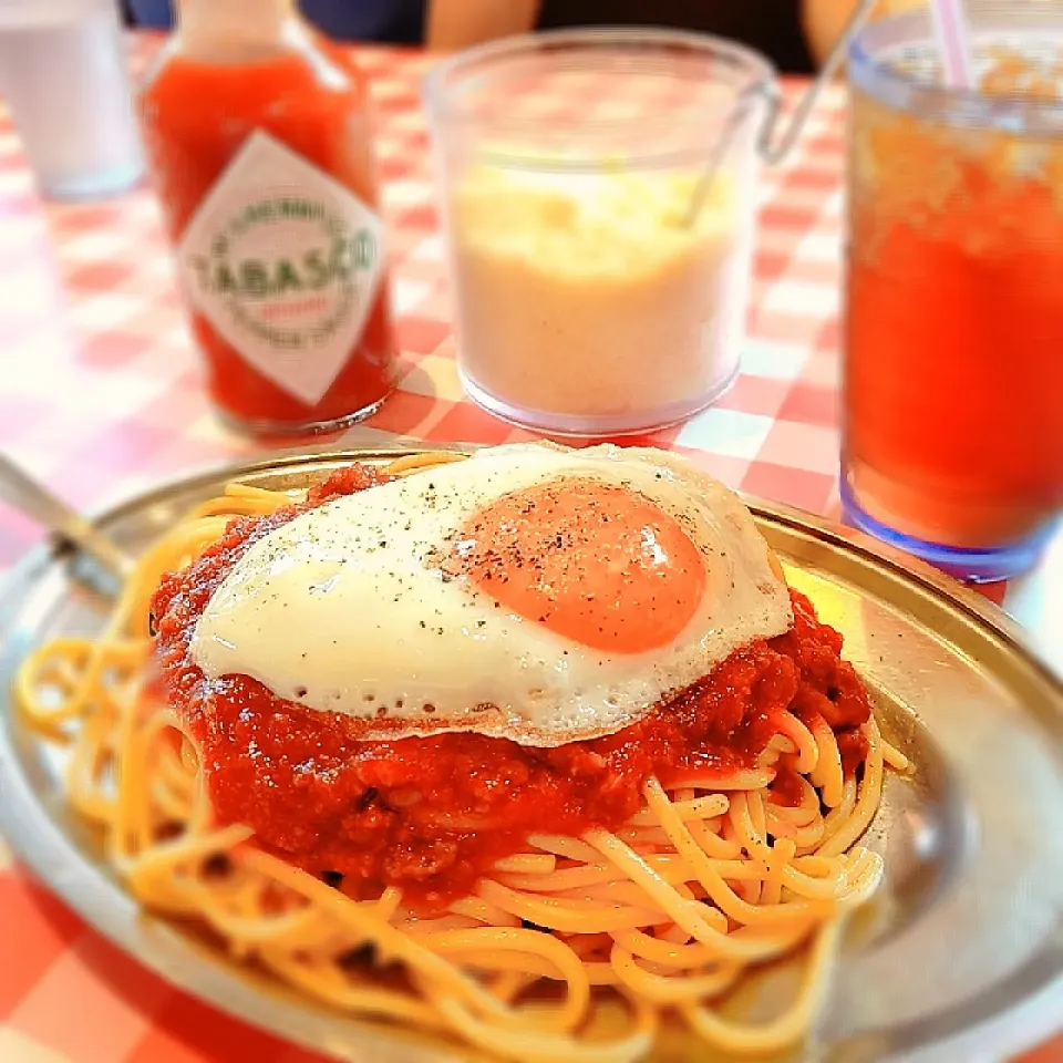 ナポリタン専門店パンチョ～🎉🎉🎉
ミートソース 並 目玉焼き付～♪♪|砂糖味屋キッチンさん