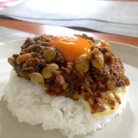 ドライカレー　チーズたまごのせ|さくらもちさん