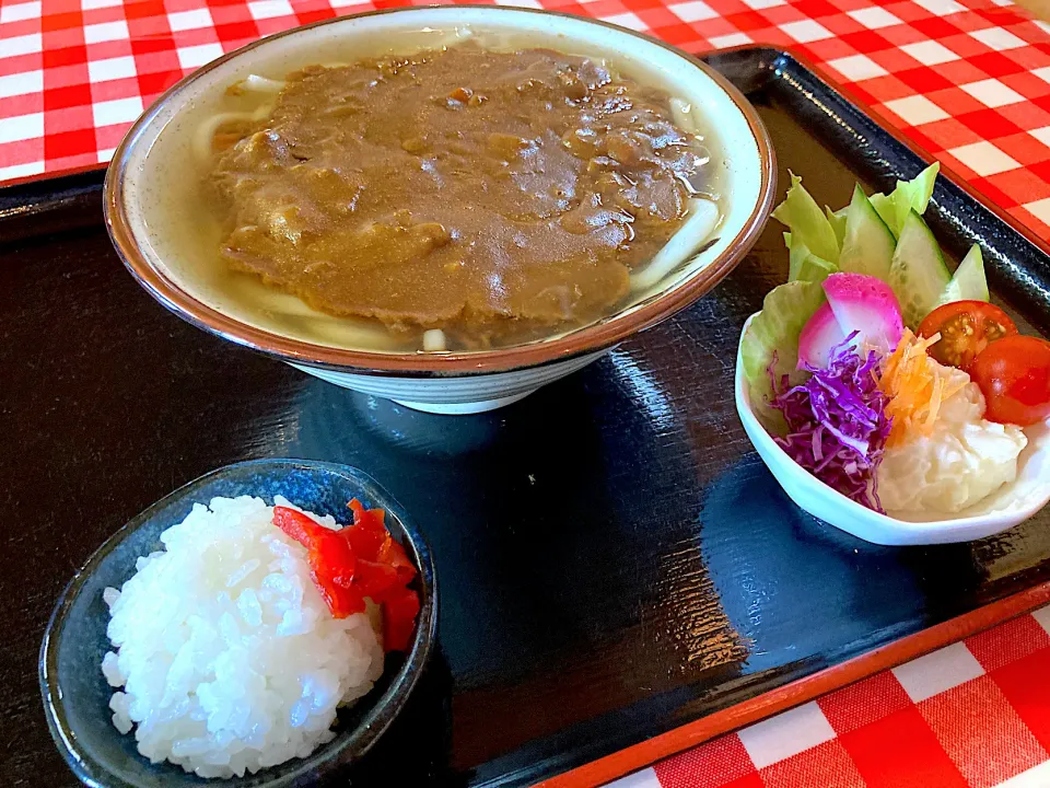 Snapdishの料理写真:本日の賄い(7/11 カレーうどん追いご飯🍚✨)|かぴかぴさん