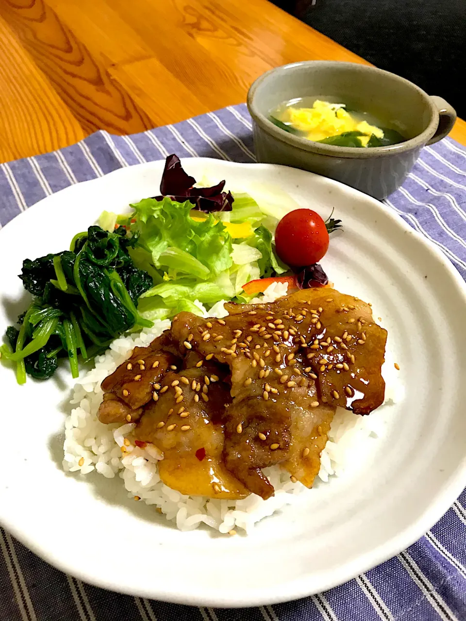 【sayaさんの料理 豚カルビごはん】ほうれん草のナムル、たまごスープ|sayaさん