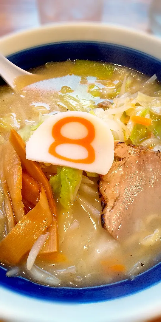 Snapdishの料理写真:８番の野菜塩ラーメンミニ🍥石川ソウルフード🍜|さくらんぼさん