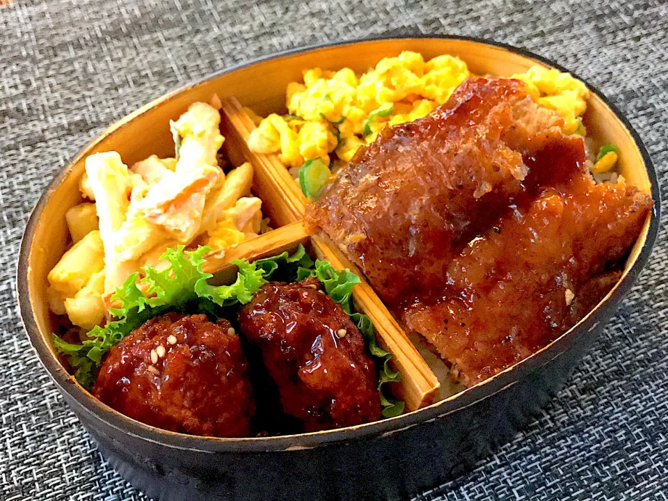 サンマの蒲焼丼弁当|とみぃさん