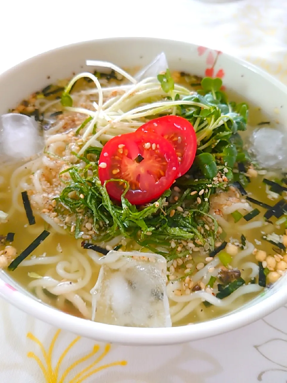 お昼は冷やしラーメン

サッポロ一番塩ラーメンで🍥

ユーチューブから|🍒ふみりん🍒さん