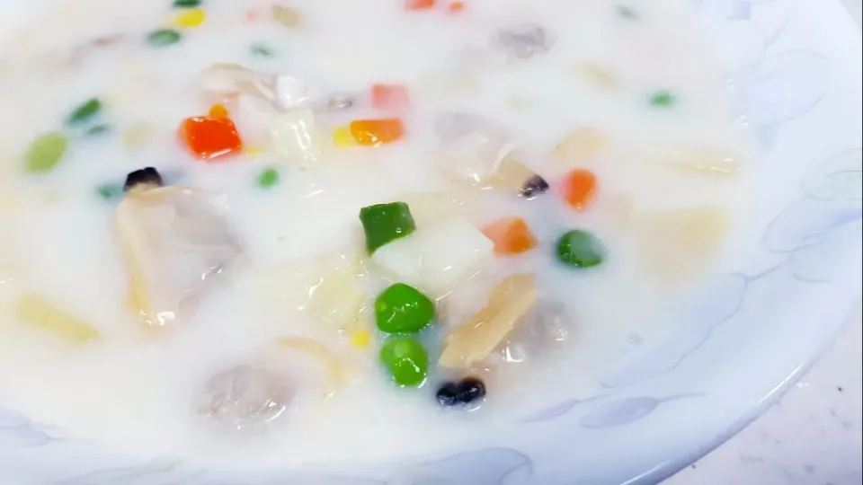 Snapdishの料理写真:clam chowder|steven z.y.さん