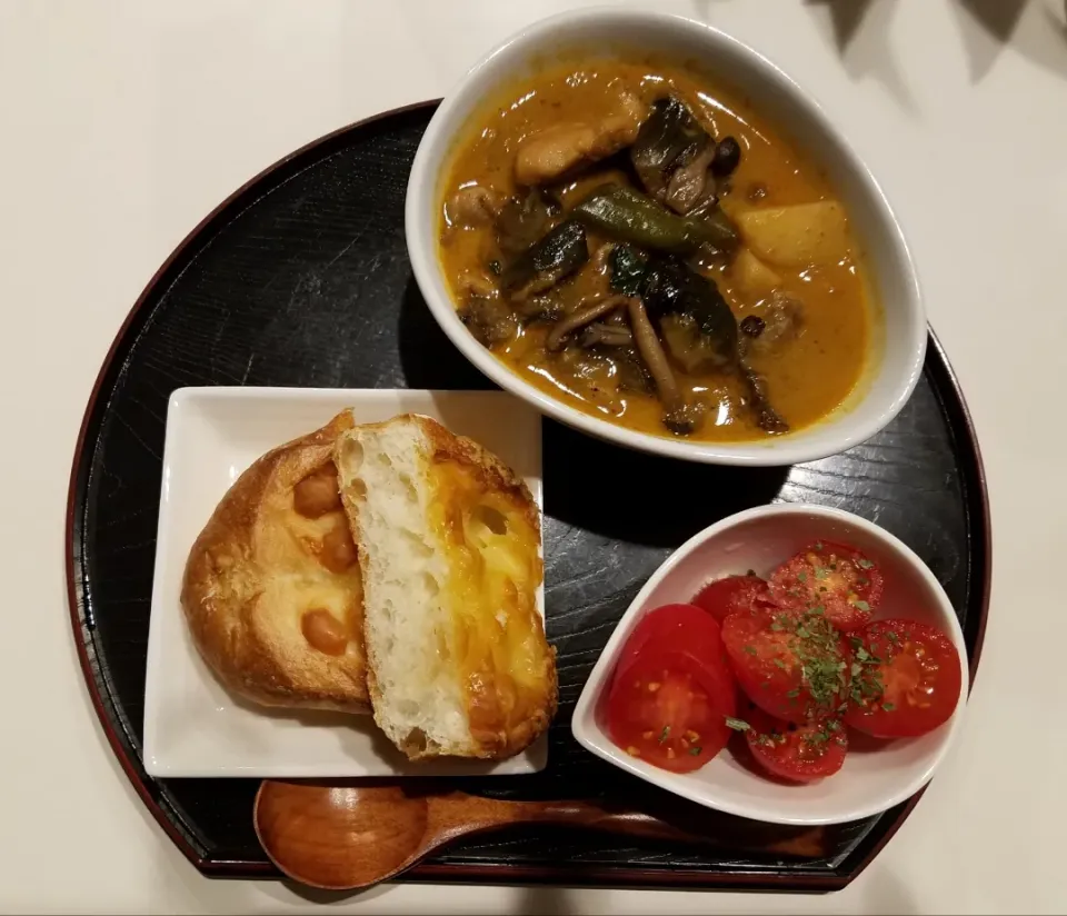 夏野菜とイエローカレー🍛|ポロポロさん