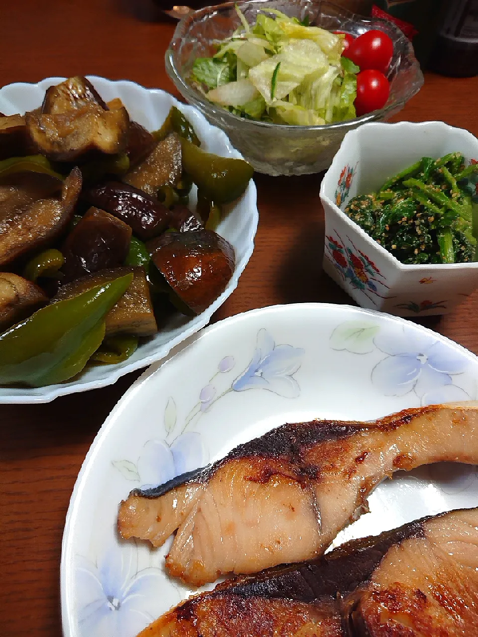 鰤の西京漬け
茄子とピーマンの煮浸し
ほうれん草の胡麻和え
サラダ|ぱやさん