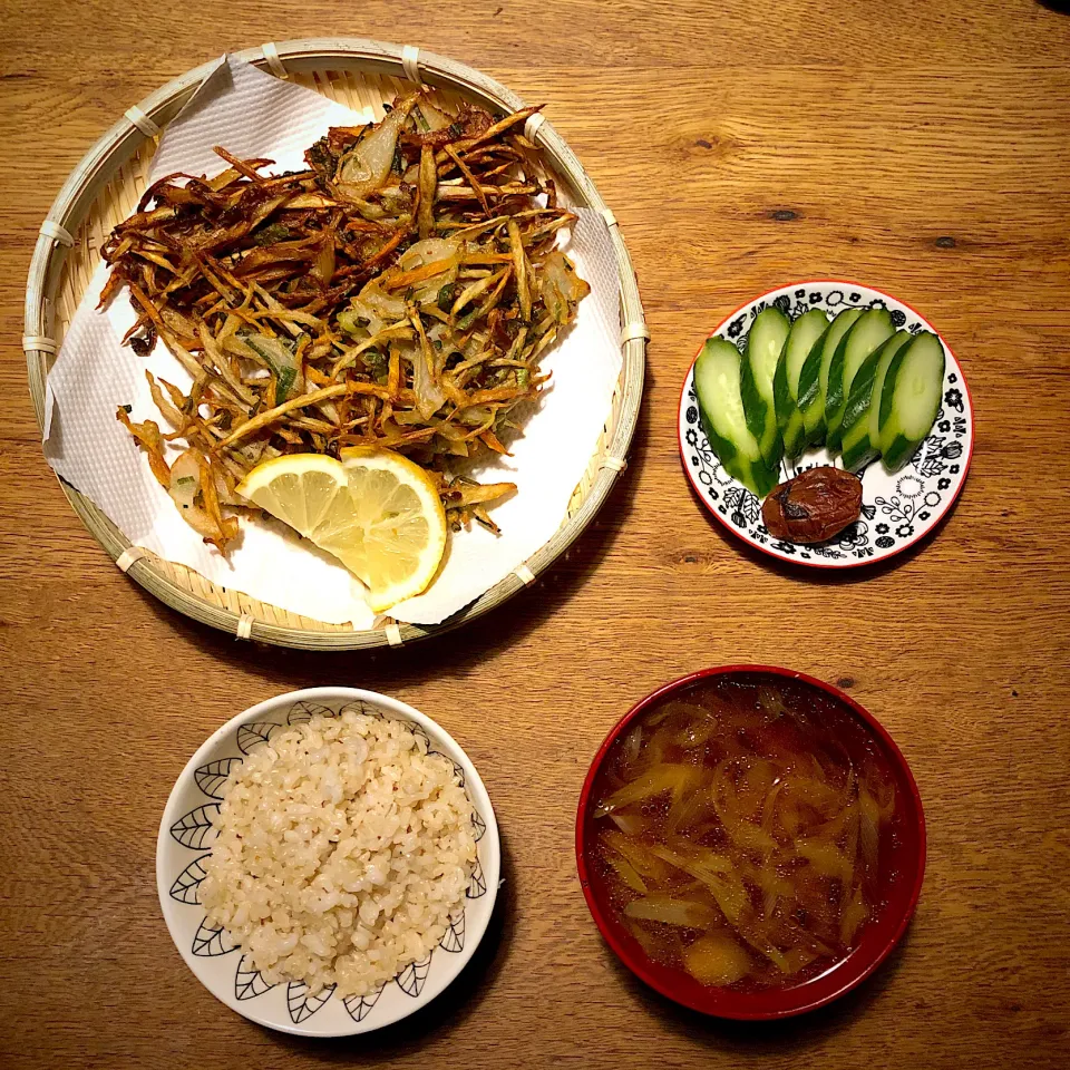 #vegan 
ゴボウ、にんじん、玉ねぎのかき揚げ|makiko_aさん