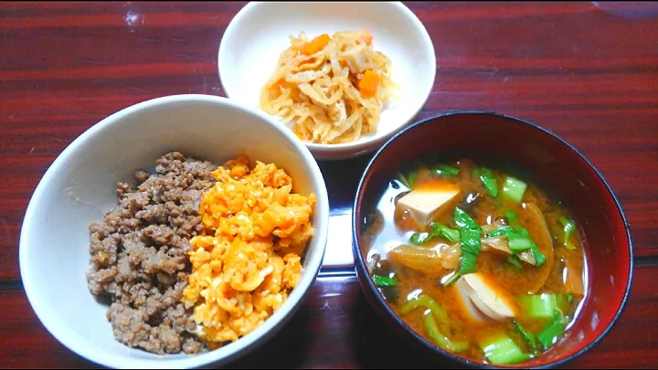 ７月１２日　そぼろ　切り干し大根　チンゲン菜と豆腐とまいたけのお味噌汁|いもこ。さん