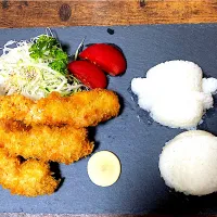 Snapdishの料理写真:ワンプレートdeエビフライランチ ルフィとチョッパーのごはん|かぼさん