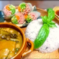 野菜たっぷりグリーンカレー🍛

  野菜いっぱい生春巻✴️