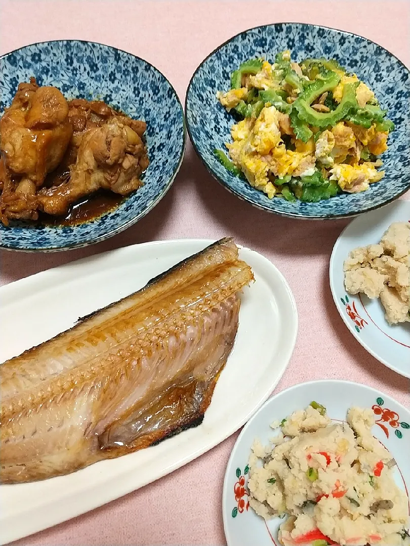 Snapdishの料理写真:☆今日の晩ごはん☆　ホッケ　ゴーヤチャンプル　鶏のポン酢煮　おから|hamamaさん