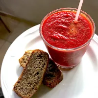 Banana bread, beetroot and tamarind smoothie|FRCさん