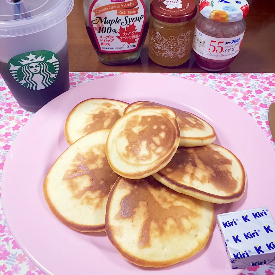 Snapdishの料理写真:ホットケーキ🥞|waiwaiさん