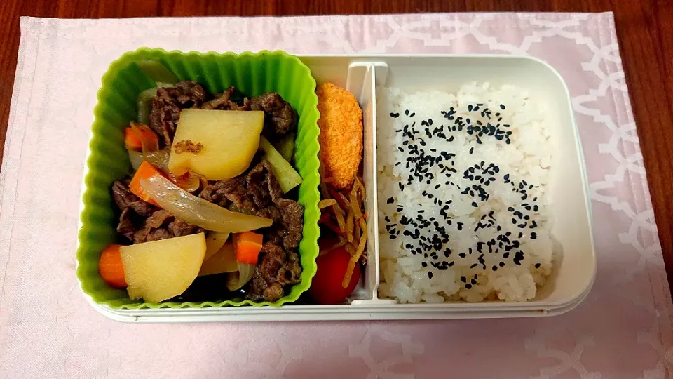 肉じゃが❤️旦那さんお弁当🎵😊|かおるcitronさん