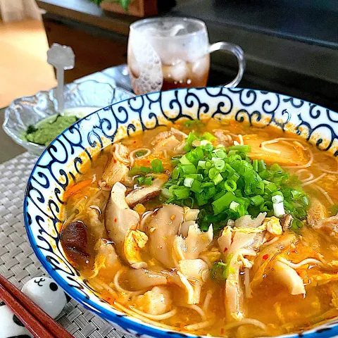 「まいたけ」を使ってみたSnapdishの料理・レシピ写真:ヘルシー鶏キムチ麺🐓