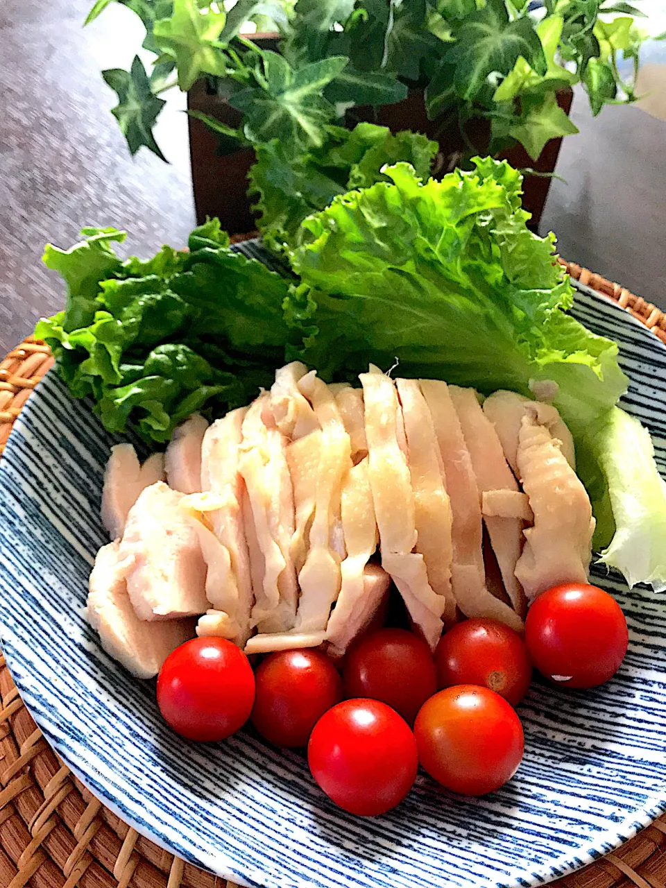 10秒だけ火にかけただけの、柔らか胸肉の塩鷄❤️❤️❤️|🌺🌺Foodie🌺🌺さん