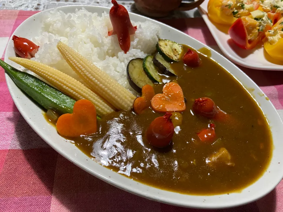 タコさん星人のポークカレーライス　夏野菜のせ|ハルのただ飯さん