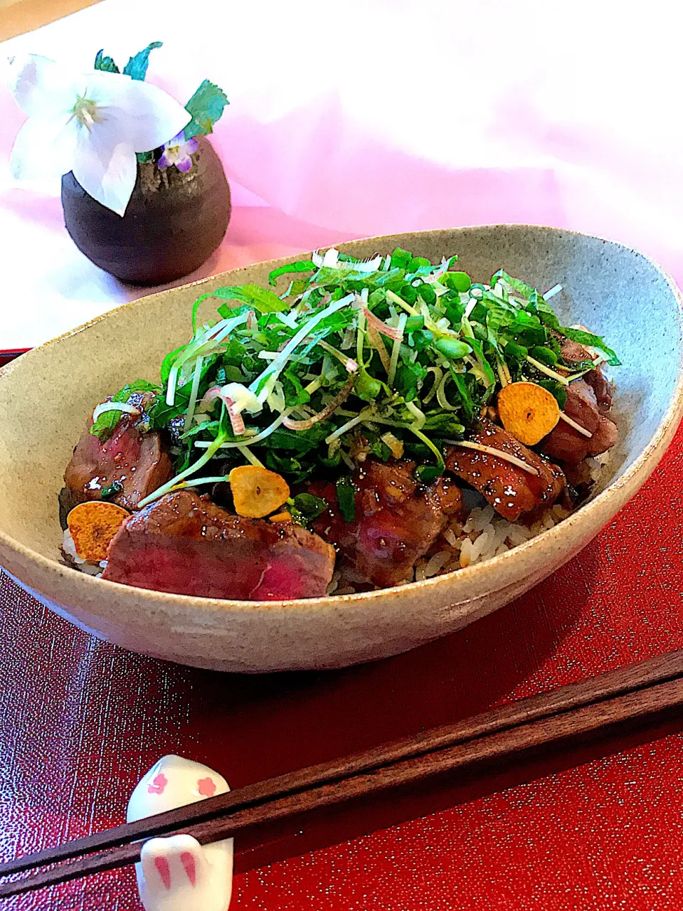 薬味たっぷりランプステーキ丼|サミカさん