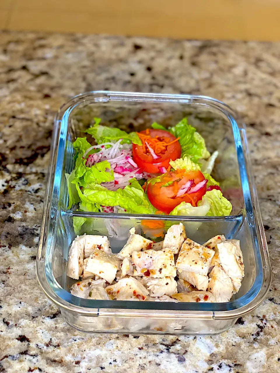 Snapdishの料理写真:21DF Chicken with green salad|FitMomDoc19さん