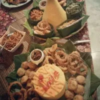 Snapdishの料理写真:nasi tumpeng|Rinariantiさん