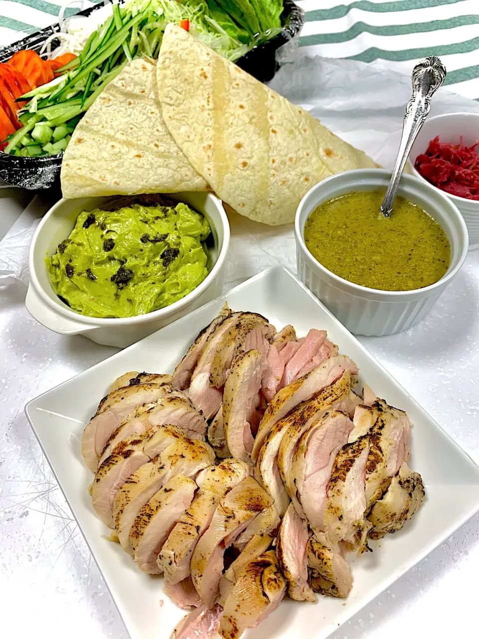 Snapdishの料理写真:Cuban Mojo Chicken & Guac|gonbenさん