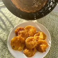 Snapdishの料理写真:Golden Fried Green Tomatillo!👌🏽|Nubian Queenさん