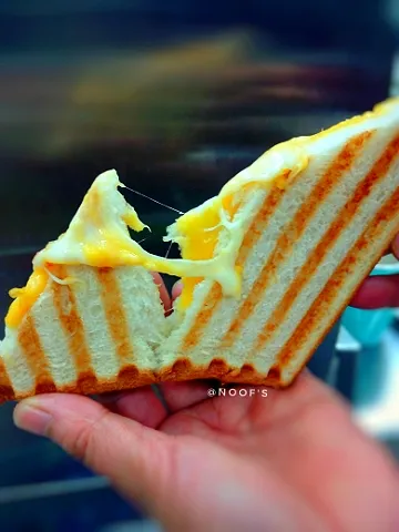 Triple Cheese Sandwich|Noofs___さん