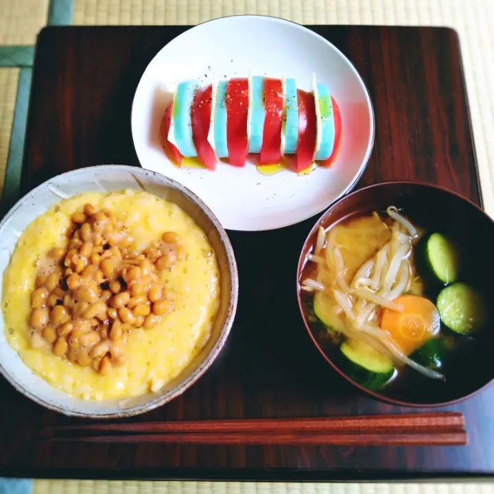 シュールなカラフル朝食|omotoさん