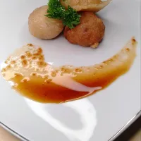 Pempek Palembang

Traditional fishcake with garlic vinegar sauce.|irmaさん