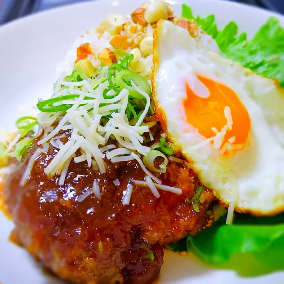 ナッツのバターライスと
ロコモコ風ハンバーグプレートランチ～♪♪|砂糖味屋キッチンさん