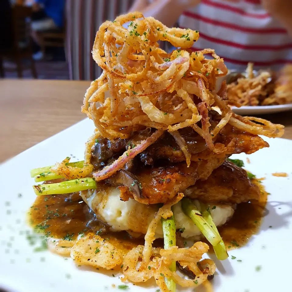 🍄蘑菇香煎嫩雞🍷Fried chicken with mushrooms🧅キノコのフライドチキン👍😋|Teresaさん