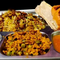 Soya kima, Soya biryani, with tomato chutney, rumali roti and bun|StayFullさん