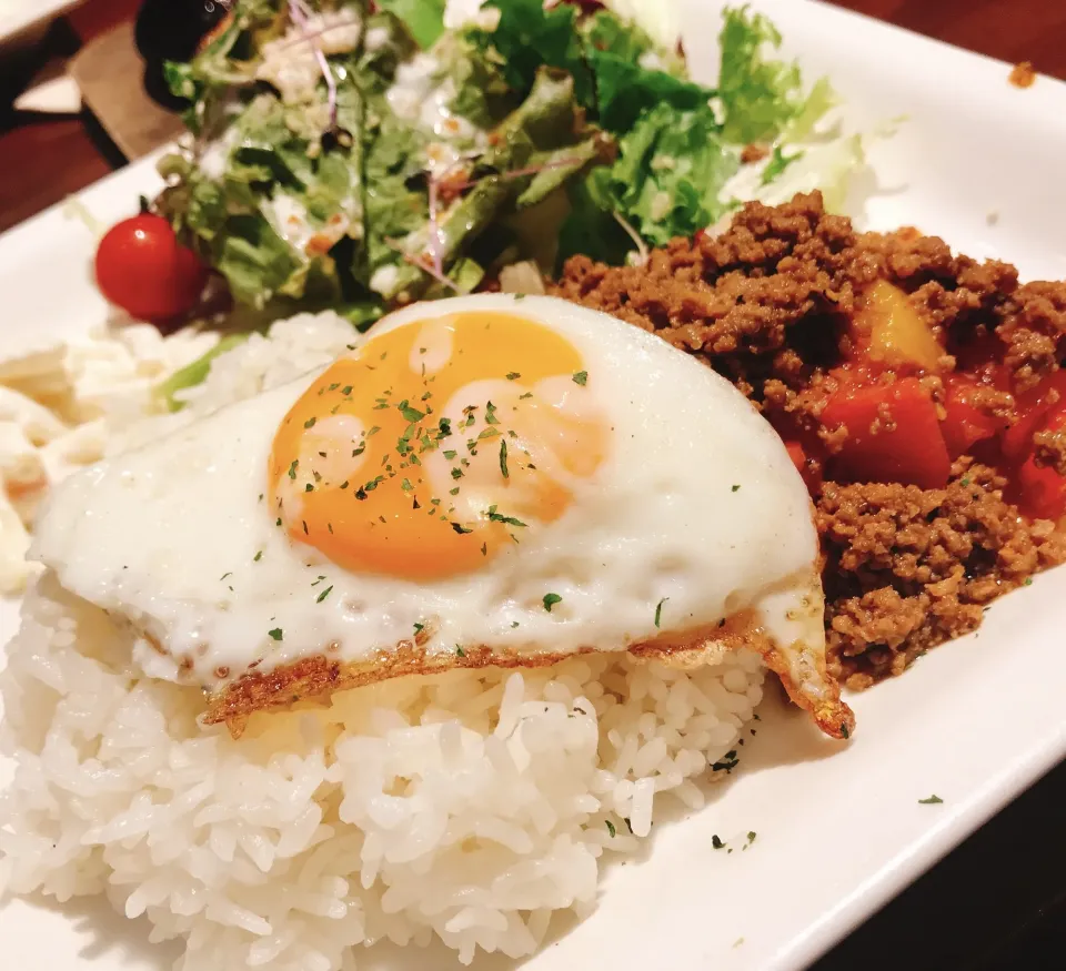 ハナマルさんの簡単時短！ひき肉ロコモコ丼 #楽天レシピ|楽天レシピさん