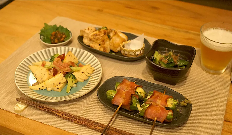 晩酌セット                                                   タケノコのペペロン風                                   ピーマンとベーコンの串焼き                        豆味噌     鶏の塩焼き                                     叩きキュウリの梅おかか和え|おまつさん