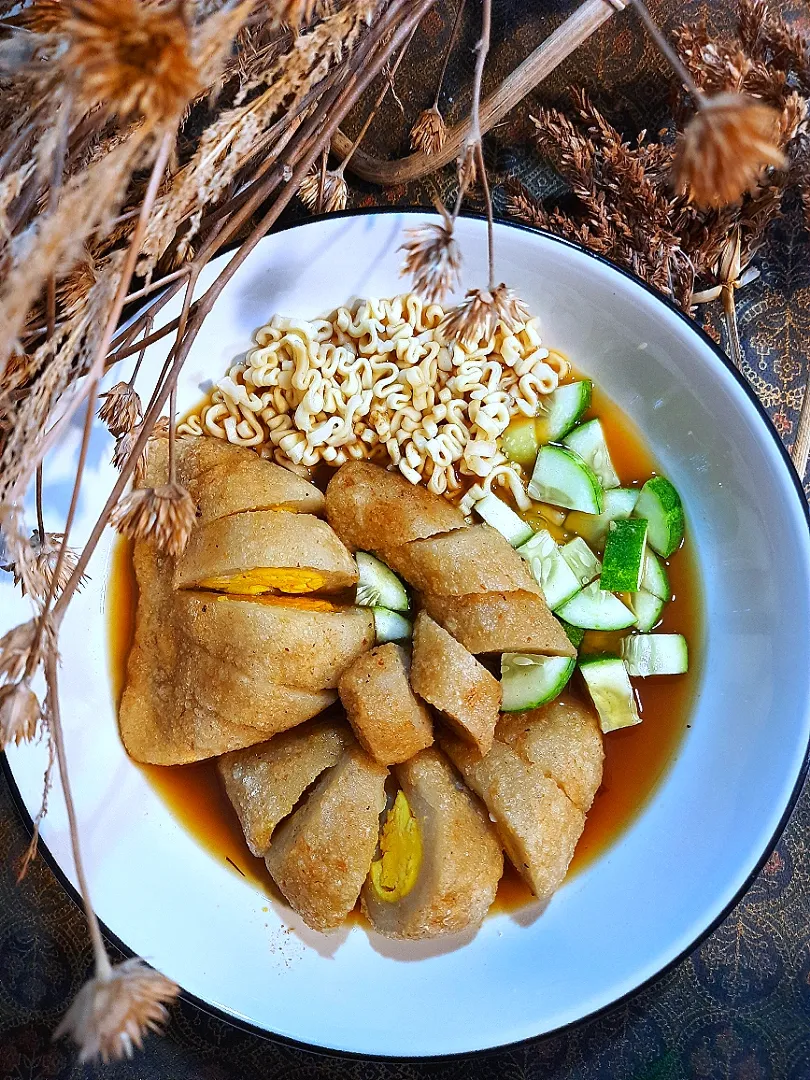 Pempek- Indonesian fried fish cake with egg yolk inside.|Asti 🌸🌸さん