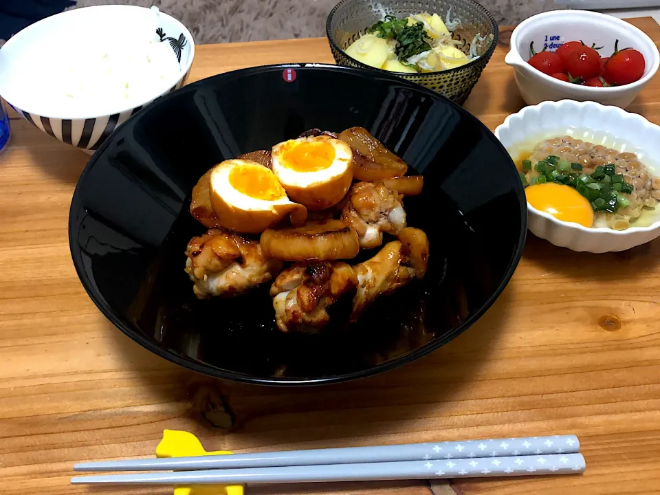 Snapdishの料理写真:手羽元と大根のポン酢煮|saknさん