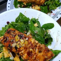 Snapdishの料理写真:Honey Salmon Kikistyle Salad|kikistyleさん